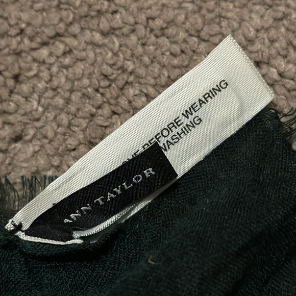 NWOT Ann Taylor Scarf/Wrap-Floral/Green&Yellow-77x29-Frayed Edge-Semi Sheer - Picture 15 of 16